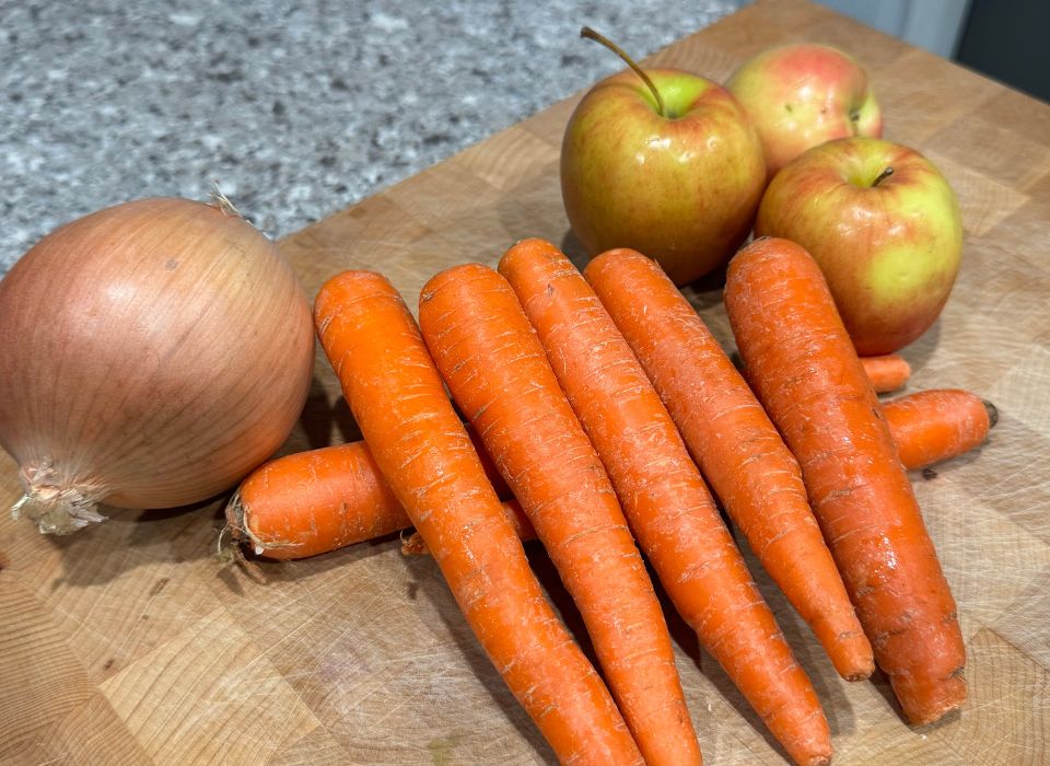 How to Make Carrot Apple Soup - Step_1