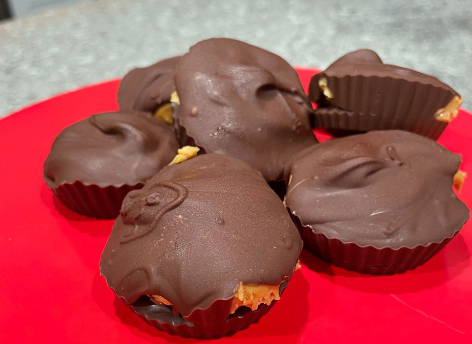 Pretzel Peanut Butter Cups - Homemade pretzel candy bars - OMG Pretzels